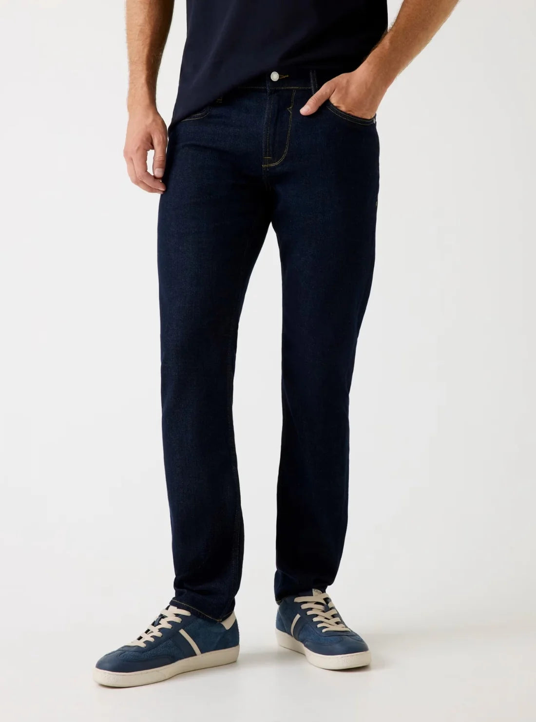 DIJA PICKS #6951 Finnley slim fit jeans